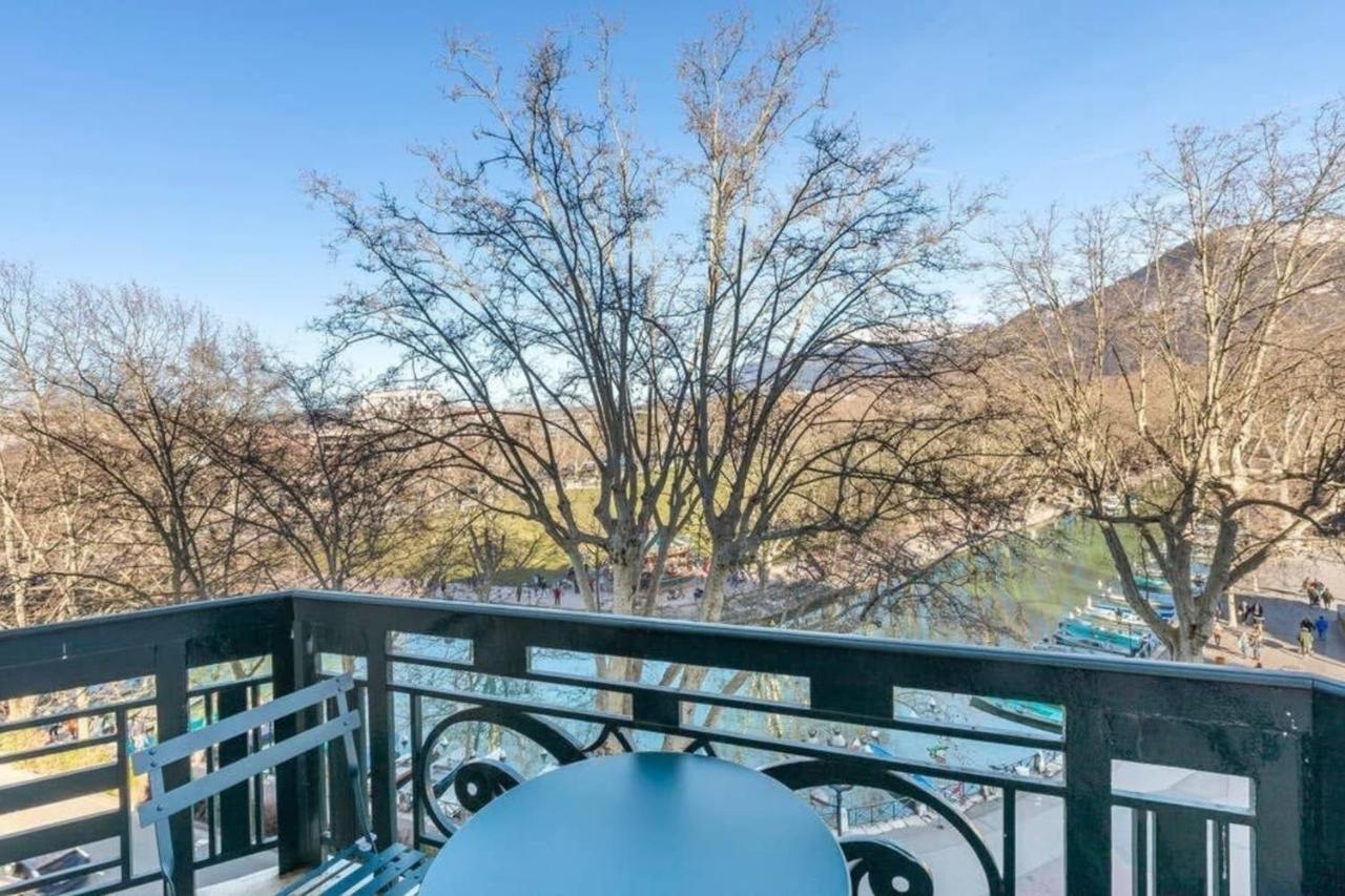The Red Heart Of Annecy - Beautiful Apartment For 4 People المظهر الخارجي الصورة