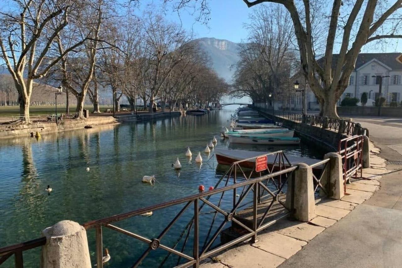 The Red Heart Of Annecy - Beautiful Apartment For 4 People المظهر الخارجي الصورة