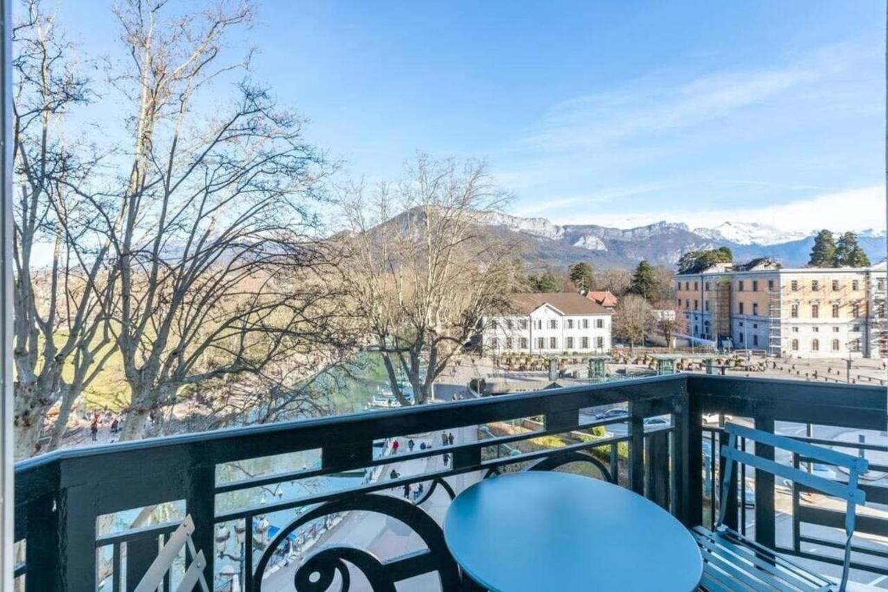The Red Heart Of Annecy - Beautiful Apartment For 4 People المظهر الخارجي الصورة