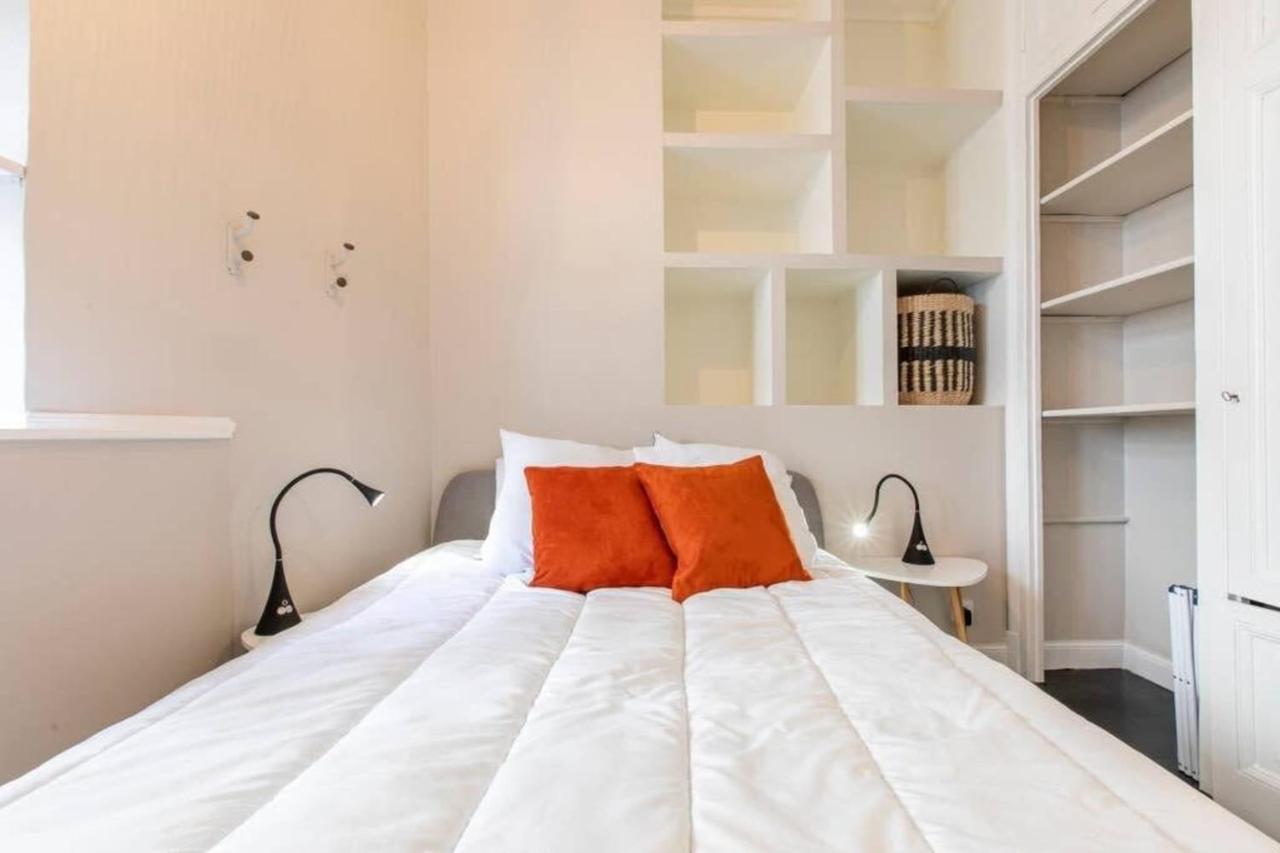 The Red Heart Of Annecy - Beautiful Apartment For 4 People المظهر الخارجي الصورة