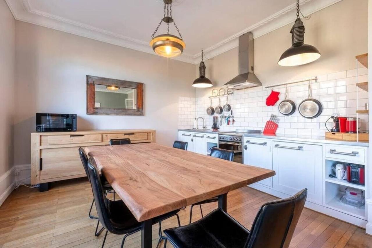 The Red Heart Of Annecy - Beautiful Apartment For 4 People المظهر الخارجي الصورة